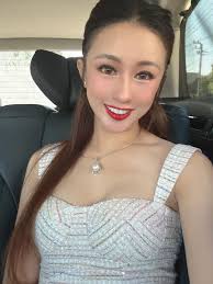 Carrie Lee ( 李诗琪 ) a une nouvelle photo.