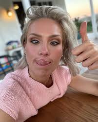 Got glammed today and had to document it. 'Tis a rare occasion these days.  Thanks to the amazing @emmawillishmu that rocked both hair and makeup and  made me feel beautiful 🤩 The