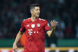 View robert lewandowski profile on yahoo sports. Bayern Munich S Robert Lewandowski Out For 4 Weeks After Suffering Knee Injury Bleacher Report Latest News Videos And Highlights