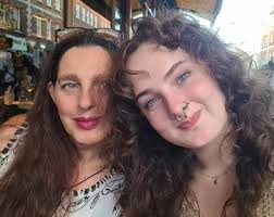 Janghty NanghlyCotner ТНЕ Corner Grab a glass and join me!