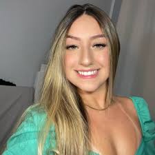 Lara Decker (@LaraDecker16)