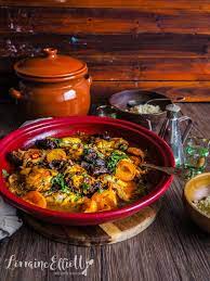 Date Night With Chicken Date Apricot Tagine Recipe Tagine Recipes Chicken Tagine Recipes Tagine Cooking