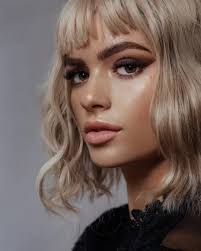 Tessa Johnston's Instagram, Twitter & Facebook