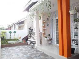 Sama halnya dengan rumah, teras menjadi bagian wajah rumah yang harus dipikirkan secara lebih matang bagaimana modelnya nanti. 23 Model Teras Rumah Minimalis Masa Kini Yang Cantik Dan Unik