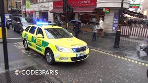 London Ambulance Rrv Blocked By Black Cab Black Cab Ambulance London