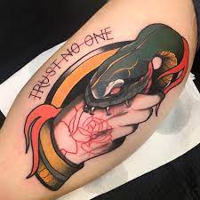 Trust No One Grazie Alessandro Neotraditionaltattoo Neotrad Newtrad Neotraditional Ink Inked Inkedmag I Neo Tattoo Retro Tattoos Hand Tattoos