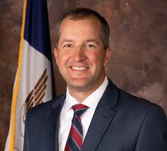 Iowa Secretary of Ag Continually Impressed by Bauer Built Manufacturing in  Paton