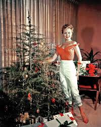 When he was a child, holiday seasons at matthew bliss' family house in denver were always traditional, except for a very important detail: 20 Vintage Snapshots Of Mid Century Women Matching Their Christmas Trees Vintage Everyday