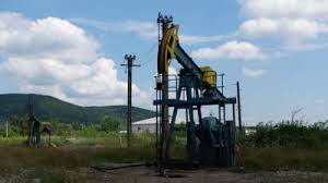 Regimul libian al colonelului muammar gaddafi continuă să obţină venituri de sute de milioane de dolari din exporturile de petrol, în pofida sancţiunilor internaţionale dictate împotriva sa, scrie cotidianul financial times (ft), în ediţia de sâmbătă. Cel Mai Mare Importator De Petrol Din Lume Ce Tara A Depasit Sua Mobile