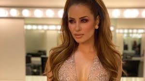 We did not find results for: Asi Lucia Antes Cynthia Rodriguez Y Las Cirugias Esteticas Son Notorias