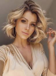 Colors are a very good option to highlight cute short tresses. 10 Cute Bridesmaid Hairstyles For Short Hair Womenstyle