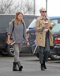Heath Ledger S Daughter Looks Just Like Him Now Michelle Williams Style Michelle Williams Heath Ledger Daughter