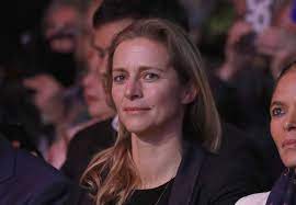 Le 2 juin 2019, une semaine après la défaite aux élections européennes, laurent wauquiez annonce sa démission du parti les républicains. Charlotte Wauquiez La Biographie De Charlotte Wauquiez Avec Gala Fr