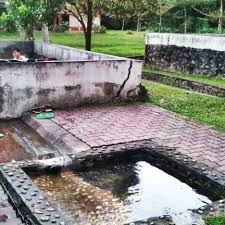 Kolam air panas ketiga berada di sebalah barat kolam kedua dan terpisah dari kolam yang lain. Kolam Air Panas Batang Kali