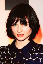 Pin de Adam Withey em Female personalities em 2025