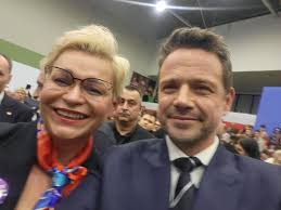 DzieńdobryOlkusz🌞 🇵🇱👍️ W Krakowie trwa spotkanie z Rafał Trzaskowski‼️  ❌️Wiele ważnych słów o bezpieczeństwie, normalności, dumie i roli Polaków w  Europie. O tym, że Polska może być silna, nowoczesna i szanowana –