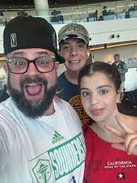 Jevon Washington's Instagram, Twitter & Facebook