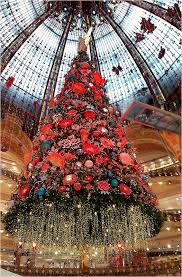 Paris Sapin 2019 Des Galeries Lafayette In 2020 Christmas Tree Inspiration Christmas In Paris Holiday Christmas Tree