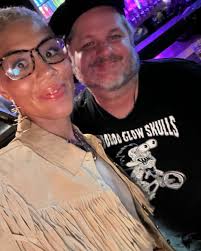 Sammy Barrett (@sammybarrett) • Instagram photos and videos