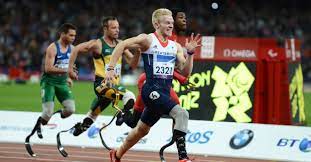 Pour ce retour aux sources du paralympisme, les tribunes sont combles avec un record de tickets vendus : Grands Moments Paralympiques Jonnie Peacock Ebloui Le Stade Olympique A Londres 2012