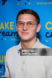 14 Photos & High Res Pictures