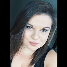 Lisa Mayle's Instagram, Twitter & Facebook