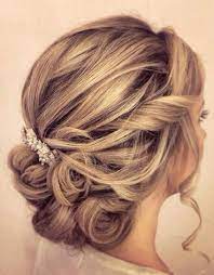 35 Romantic Wedding Updos For Medium Hair Wedding Hairstyles 2021 Hairstyles Weekly Hair Styles Updos For Medium Length Hair Medium Hair Styles