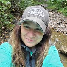 Intuitive: Speaking Her Truth: Holder, Brigid, Oliver, Patty, DehMuir,  Rosalie, Delahunt, Dawn Marie, Cole, Theresa, Dasaro, Debra, Arathoon,  Natasha, Reiner, Vicki, Bixby, Angela, McGinn, Jacqui: 9780645241556:  Amazon.com: Books