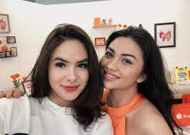 Potret steffi zamora yang mengunggah momen kebersamaan dengan mantan suami rachel vennya, niko al hakim curi kiri: Profil Dan Biodata Steffi Zamora Lengkap Dengan Foto Terbaru