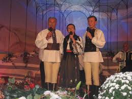 Ce Bine Arata Fata Celui Mai Frumos Cantaret De Muzica Populara Fiica Lui Nicolae Furdui Iancu E Complimentata Pentru Ca Seamana Cu Tatal Ei Wowbiz