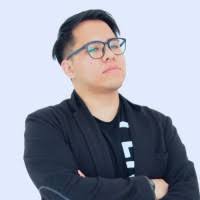 10+ perfiles de «Daniel Adriano»