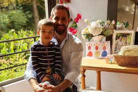 ¿a qué se dedica la esposa del actor cristián arriagada? Cristian Arriagada Evidencio Gran Parecido Entre Su Hijo Y Javiera Suarez