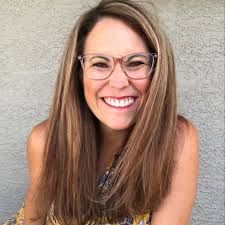 Lori Oberbroeckling's Instagram, Twitter & Facebook