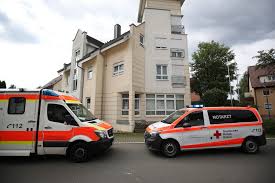 Schlafzimmer mit begehbarem kleiderschrank sowie eigenem bad mit wanne und wc. Bad Durrheim Rettungskrafte Finden Leiche In Wohnung Villingen Schwenningen Umgebung Schwarzwalder Bote
