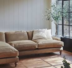 Überzeuge dich von der vielfalt unserer sofas und finde deinen style. Leather Fabric Designer Sofas Darlings Of Chelsea