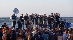 When you realise csd, fete de la musique, laenderspiel deutschland, midsummer aaand a regular saturday are all gonna be in one day this year. Tous A La Plage Pour La Fete De La Musique