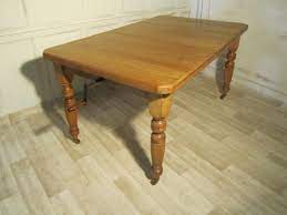 The top is constructed out of several layers of solid pine slated which creates an interesting pattern. Victorian Pine Extending Dining Table 230765 Sellingantiques Co Uk