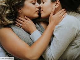 Le sexe entre lesbiennes, cest comment ?