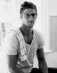 Glasses Hair And Casual Tee Mens Hairstyles 2014 Mens Fashion Trends Mens Hairstyles