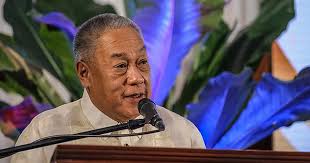 Davide calls for unity as new guv takes helm