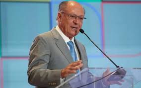 Alckmin confirma auxílio às grandes empresas do RS