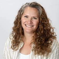 Keri Lopez's Instagram, Twitter & Facebook