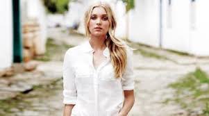 Esta campaña dio la vuelta al mundo e hizo que la joven. Elsa Hosk Height Weight Age Boyfriend Family Facts Biography