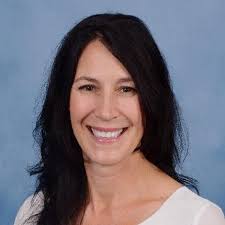 Kellie Bauer's Instagram, Twitter & Facebook