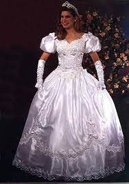 Pin By Homer Simpson On W Wedding Dresses Vintage Pretty Quinceanera Dresses Beautiful Wedding Gowns