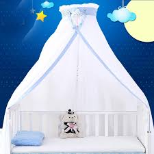 Meskipun kecil, namun tempat tidur bayi ini tetap memiliki kelambu pada seluruh bagiannya yang. Kelambu Bayi Besar