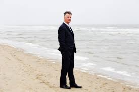 Maybe you would like to learn more about one of these? Louis Van Gaal Truus Heeft Me Geleerd Dat Ik In Het Openbaar Best Vaker Mag Lachen Show Ad Nl