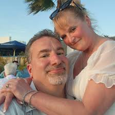 🎃 Imagine having three singers, three guitarists and six songwriters in  one band … 😅