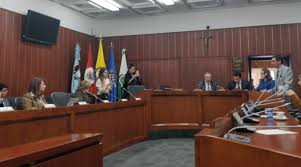 Cuentas de twitter atribuidas al grupo internacional de 'hackers' anonymous se atribuyeron los ataques a los sitios oficiales de instituciones en colombia. Senado Colombiano Recibio A Familiares De Equipo Periodistico De Este Diario El Comercio