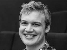 Adam Møller → Book direkte online her